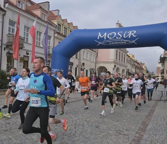 POBIEGLI ULICAMI MIASTA – IV SANDOMIERSKA JESIENNA DYCHA