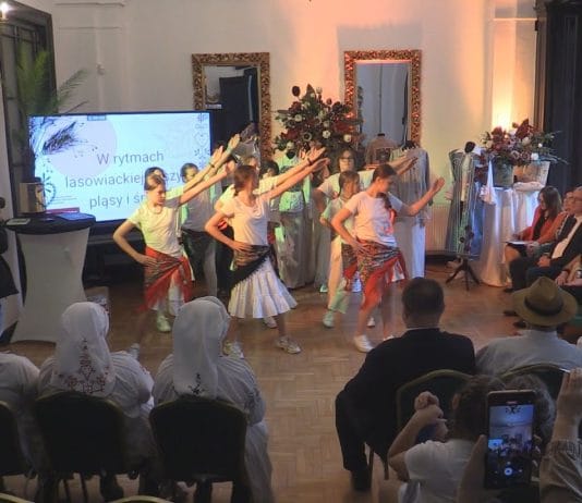 DBAJĄ O DOROBEK PRZODKÓW – PIKNIK LASOWIACKI W MOKRZYSZOWIE