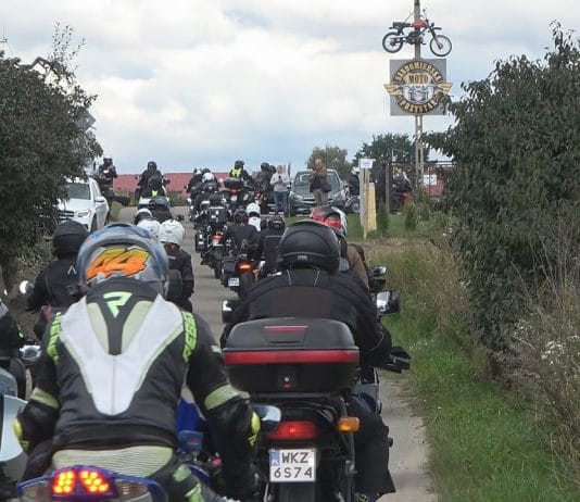 WSPÓLNA WYPRAWA PO DROGACH REGIONU – ZAKOŃCZENIE SEZONU W SANDOMIERSKIEJ MOTO PRZYSTANI