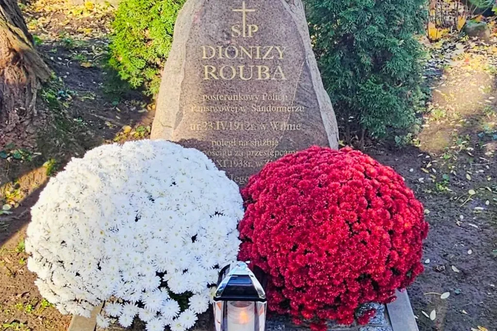 POLICJANCI NA CMENTARZU-6