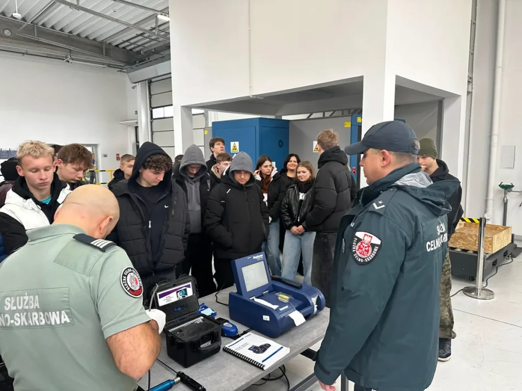 Wizyta studyjna uczniów z Rolnika w Podkarpackim Urzędzie Celno-Skarbowym w Przemyślu 2025 6 PUCS w Przemyślu-7