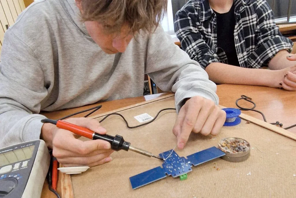 Klucz do Kosmosu - Zespół Szkół nr 2 w Nowej Dębie 7 Klucz do kosmosu-8