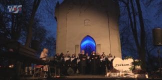 MIECHOCIŃSKIE ZADUSZKI – SPEKTAKL NA STARYM CMENTARZU NA PIASKACH