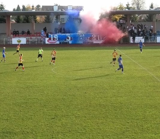 WISŁA SANDOMIERZ NIE POSTAWIŁA SIĘ FAWORYTOWI – ZDECYDOWANE ZWYCIĘSTWO DRUŻYNY Z KIELC