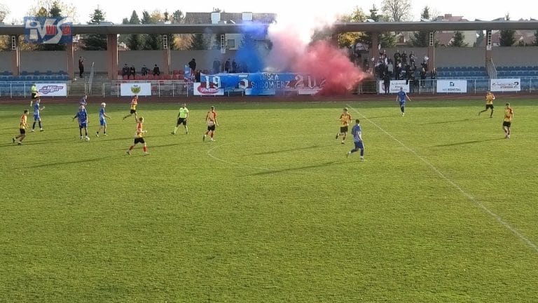 WISŁA SANDOMIERZ NIE POSTAWIŁA SIĘ FAWORYTOWI – ZDECYDOWANE ZWYCIĘSTWO DRUŻYNY Z KIELC