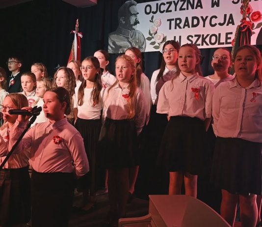 PATRIOTYCZNA WIECZORNICA Z JUBILEUSZEM – PODWÓJNE ŚWIĘTO W GORZYCACH