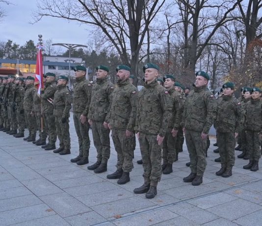 NARODOWE ŚWIĘTO NIEPODLEGŁOŚCI – W NOWEJ DĘBIE PODZIĘKOWANO BOHATEROM