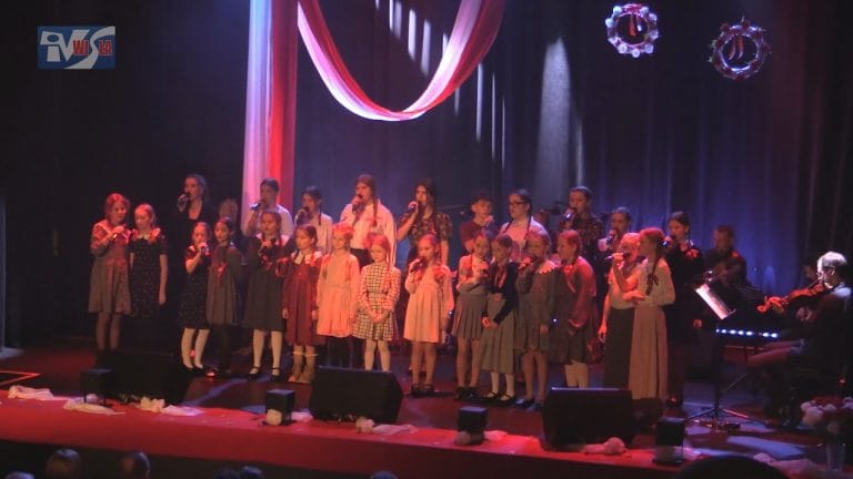 RADOSNA NIEPODLEGŁOŚĆ – PATRIOTYCZNY KONCERT W BARANOWIE SANDOMIERSKIM