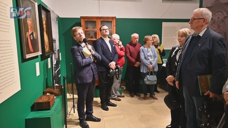 MIT MEBLI KOLBUSZOWSKICH – NOWA WYSTAWA W MUZEUM ZAMKOWYM W SANDOMIERZU