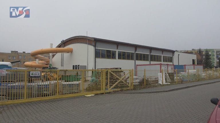 TRWA MODERNIZACJA BASENU W SANDOMIERZU – KIEDY INWESTYCJA ZOSTANIE ZAKOŃCZONA?