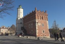 WIZYTÓWKA SANDOMIERZA DO RENOWACJI – MIEJSKI RATUSZ DOCZEKA SIĘ INWESTYCJI