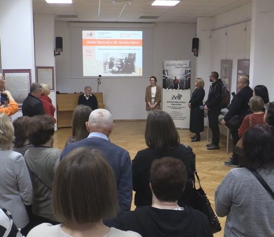 BIBLIOTEKA UHONOROWAŁA PATRONA – WERNISAŻ WYSTAWY POŚWIĘCONEJ DR MICHAŁOWI MARCZAKOWI