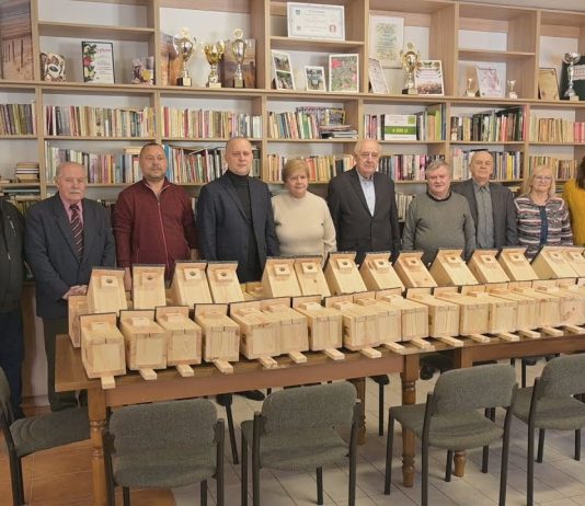 PTASIA DEWELOPERKA – LIGA OCHRONY PRZYRODY PRZEKAZAŁA BUDKI LĘGOWE