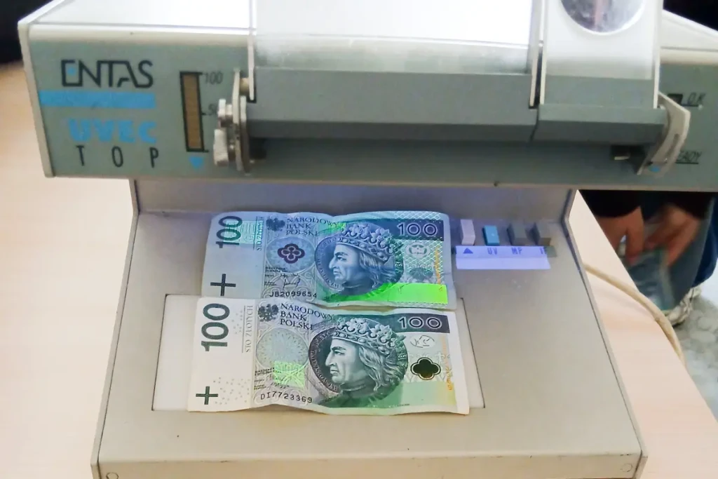 Wyjątkowa lekcja bankowa w NBP – ekonomia w praktyce i historia w tle - ZS Nr2 w Tarnobrzegu 3 ZS Nr2 w NBP-5