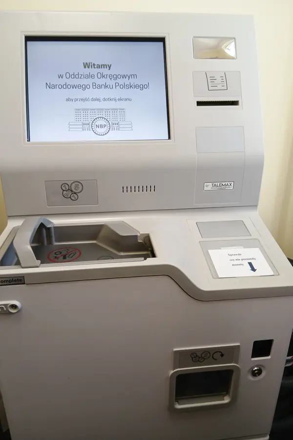 Wyjątkowa lekcja bankowa w NBP – ekonomia w praktyce i historia w tle - ZS Nr2 w Tarnobrzegu 10 ZS Nr2 w NBP-8