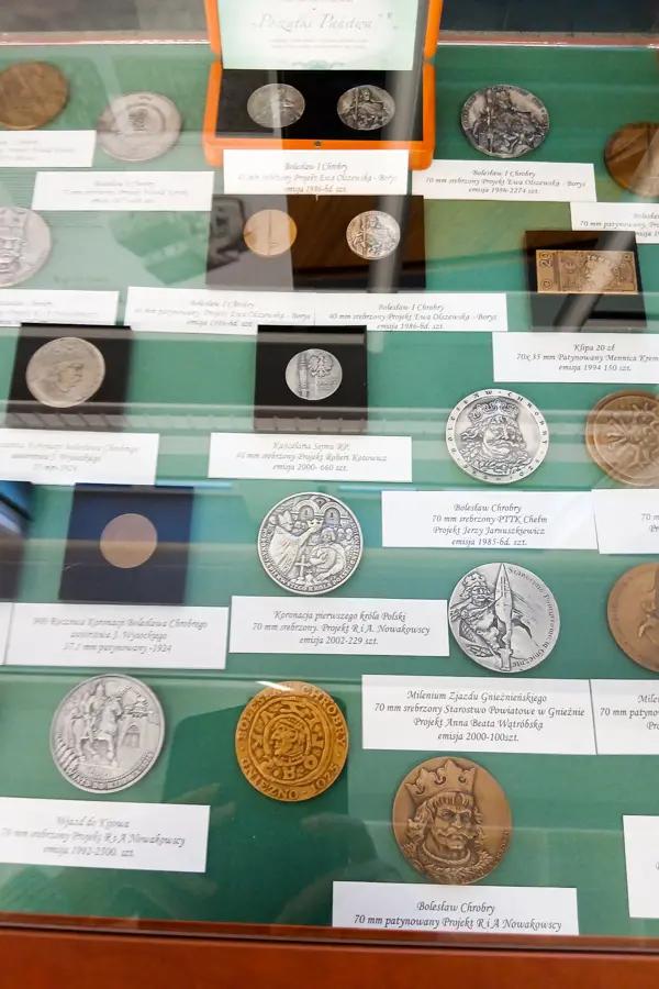 Wyjątkowa lekcja bankowa w NBP – ekonomia w praktyce i historia w tle - ZS Nr2 w Tarnobrzegu 6 ZS Nr2 w NBP-9