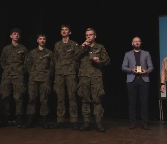 NAPĘDZAJĄ DO DZIAŁANIA – GALA WOLONTARIATU W NOWEJ DĘBIE