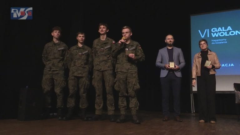 NAPĘDZAJĄ DO DZIAŁANIA – GALA WOLONTARIATU W NOWEJ DĘBIE