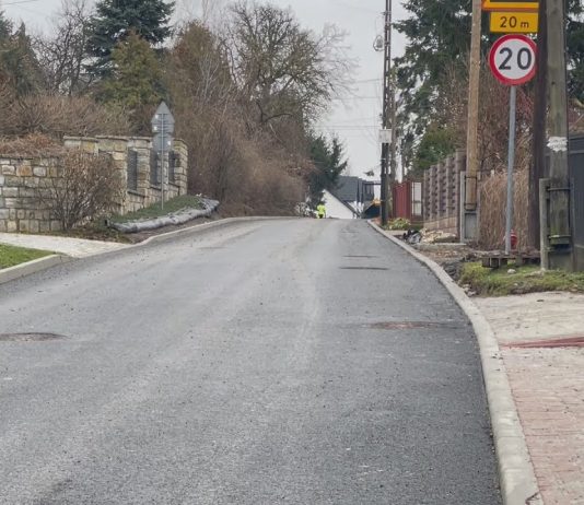 W SANDOMIERZU INWESTUJĄ – KOLEJNE DROGI ZMIENIŁY SWOJE OBLICZE