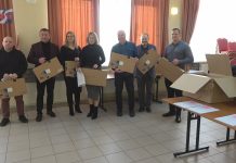 SZKOŁY OTRZYMUJĄ NOWOCZESNY SPRZĘT – W GORZYCACH DBAJĄ O OŚWIATĘ