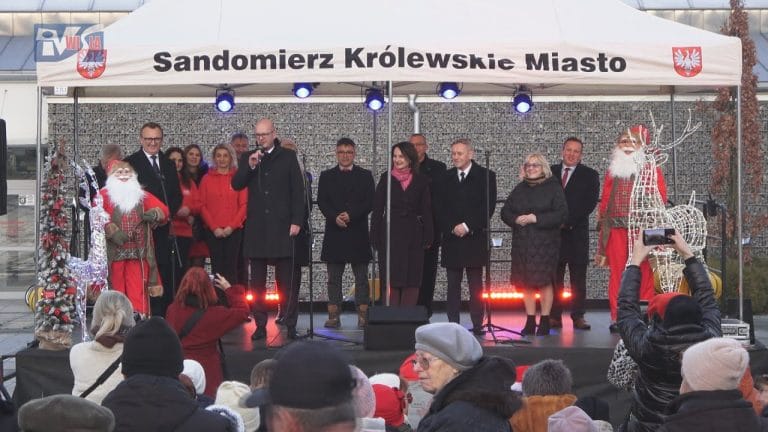 ŚWIĘTA ZJEDNOCZYŁY MIESZKAŃCÓW – MIEJSKA WIGILIA W SANDOMIERZU