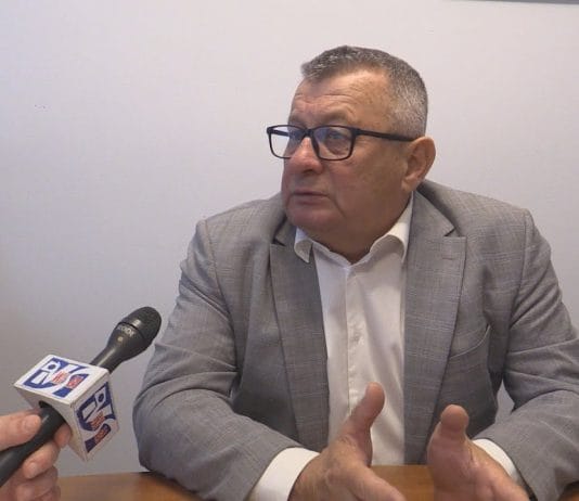 DUŻYCH ZMIAN PÓKI CO NIE BĘDZIE – CO DALEJ Z OŚWIATĄ W GMINIE GRĘBÓW?