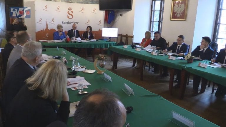RADA MIEJSKA UCHWALIŁA REKORDOWY BUDŻET – CO CZEKA SANDOMIERZ W 2026 ROKU?