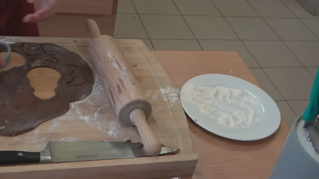 PRZYGODA Z PIERNIKAMI - TRÓJKA W PRYMASÓWCE 1 PRZYGODA Z PIERNIKAMI (1)