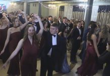 TARNOBRZESKA „BUDOWLANKA” NA BALU – MATURZYŚCI BAWILI SIĘ NA STUDNIÓWCE