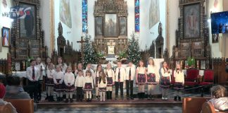 ŚPIEWALI KOLĘDY I PASTORAŁKI – JUBILEUSZOWY PRZEGLĄD W GRĘBOWIE