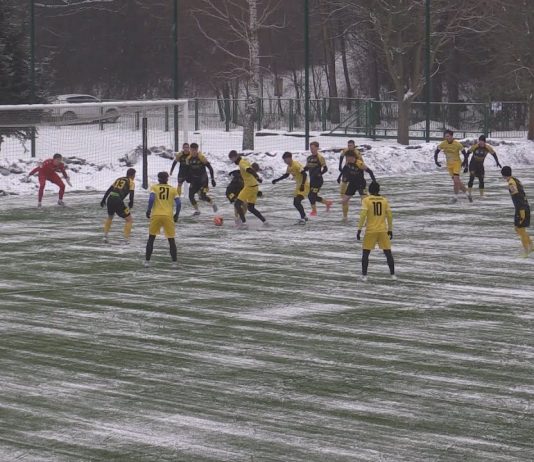 WYRÓWNANY MECZ NA ZWIERZYŃCU – SIARKA TARNOBRZEG POKONAŁA CZARNYCH POŁANIEC