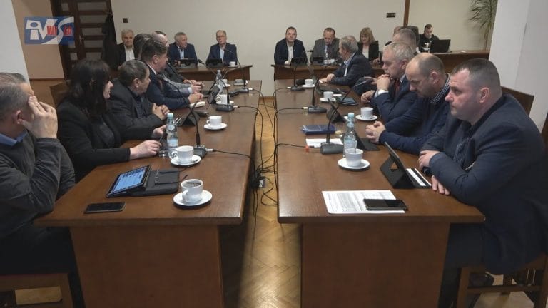 RADA MIEJSKA BYŁA JEDNOGŁOŚNA – BARANÓW SANDOMIERSKI Z BUDŻETEM NA 2026 ROK