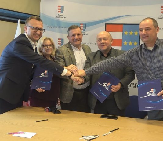 RUSZAJĄ NOWE POŁĄCZENIA AUTOBUSOWE – ZNIKAJĄ KOLEJNE BARIERY KOMUNIKACYJNE