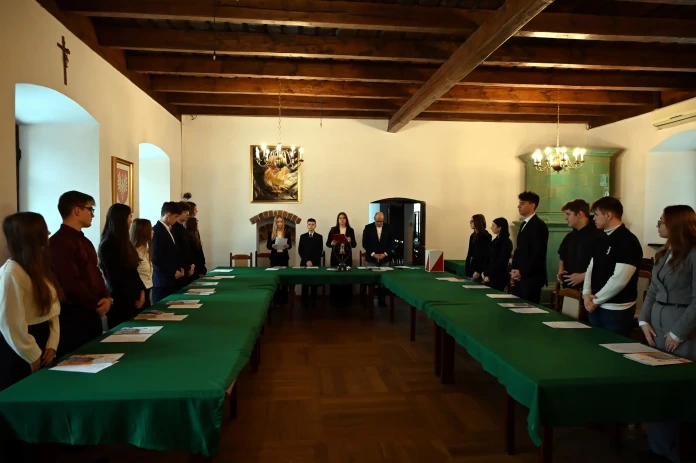 Sesja Młodzieżowej Rady Miasta - 01 Sesja Młodzieżowej Rady Miasta - 01