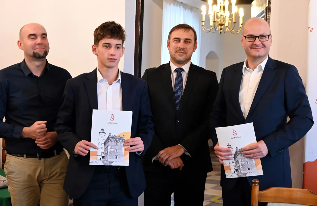 SESJA INAUGURACYJNA MŁODZIEŻOWEJ RADY MIASTA SANDOMIERZA - 8.01.2026 10 Sesja Młodzieżowej Rady Miasta - 03