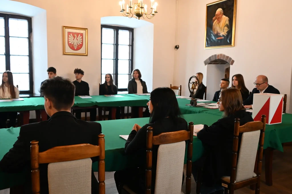 SESJA INAUGURACYJNA MŁODZIEŻOWEJ RADY MIASTA SANDOMIERZA - 8.01.2026 9 Sesja Młodzieżowej Rady Miasta - 15