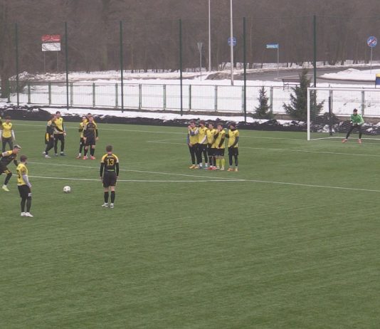 NIETYPOWY SPARING W TARNOBRZEGU – SIARKA POKONAŁA GRUPĘ ZAWODNIKÓW POSZUKUJĄCYCH KLUBÓW