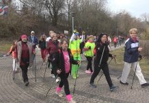 DZIEŃ KOBIET NA SPORTOWO – MARSZ NORDIC WALKING W SANDOMIERZU