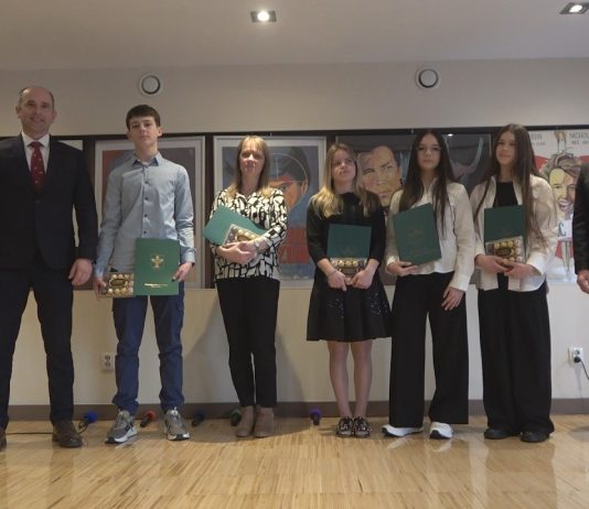 DOCENILI SPORTOWCÓW I TRENERÓW – GALA SPORTU W NOWEJ DĘBIE