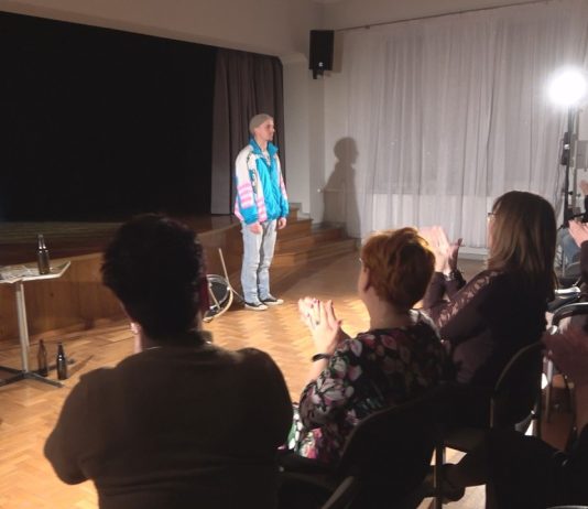 DZIEŃ KOBIET Z TEATREM – PANIE Z GMINY GRĘBÓW ŚWIĘTOWAŁY