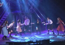 PORUSZAJĄCE WIDOWISKO NA SCENIE – PREMIERA MUSICALU „PRZEBUDZENIE WIOSNY”