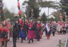 W GRĘBOWIE DBAJĄ O TRADYCJE – UROCZYSTE OBCHODY NIEDZIELI PALMOWEJ