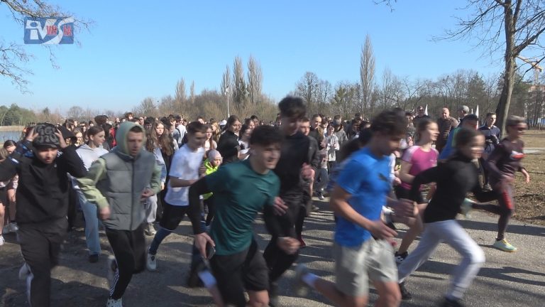 UHONOROWALI ŻOŁNIERZY WYKLĘTYCH – W NOWEJ DĘBIE POBIEGLI TROPEM WILCZYM
