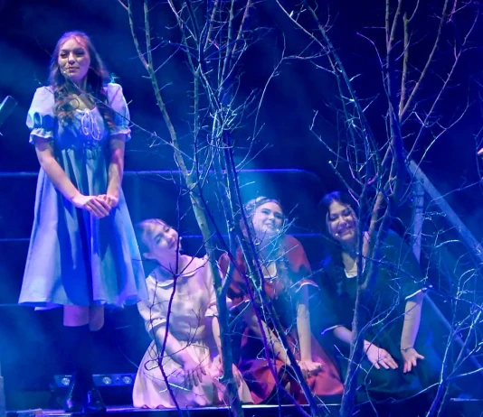 Musical „Przebudzenie Wiosny” w Nowej Dębie – 17 kwietnia 2026 Musical - Przebudzenie Wiosny-7