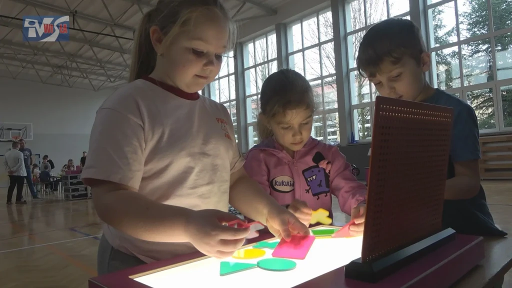 NAUKOBUS - NAUKA PRZEZ ZABAWĘ - SP NR 2 W GORZYCACH 3 NAUKOBUS W GORZYCACH (5)