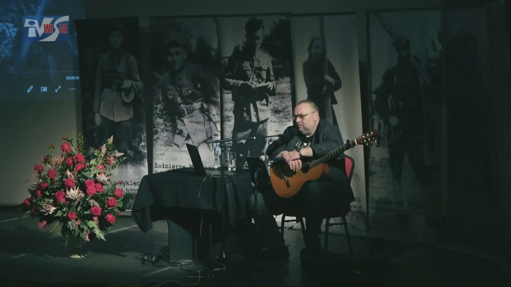 PODZIEMNA ARMIA POWRACA - PAWEŁ PIEKARCZYK - FRAGMENTY KONCERTU 3 PODZIEMNA ARMIA POWRACA (2)