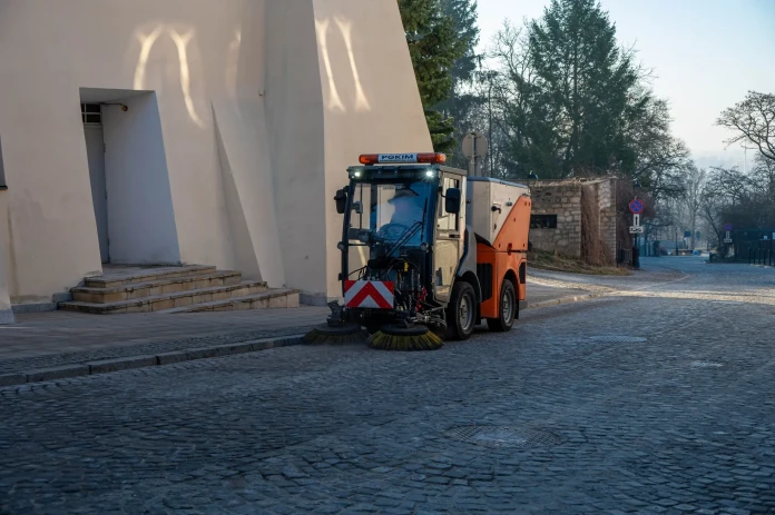 SPRZĄTAMY PO ZIMIE - 1