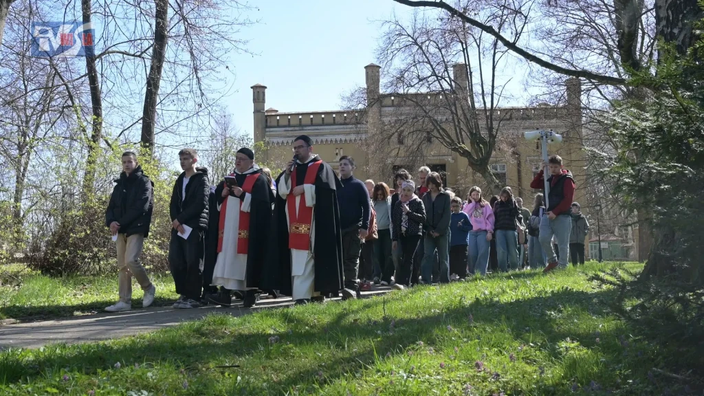 DROGA KRZYŻOWA W PARKU DZIKOWSKIM (4)