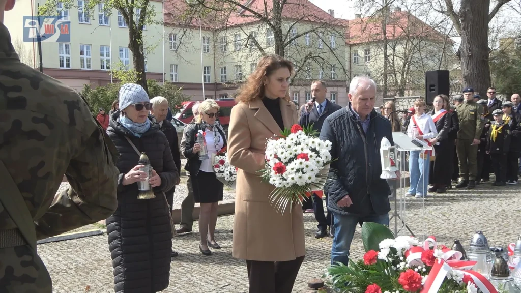 DZIEŃ PAMIĘCI OFIAR ZBRODNI KATYŃSKIEJ 1940 10 Dzień Pamięci Ofiar Zbrodni Katyńskiej 1940 (4)