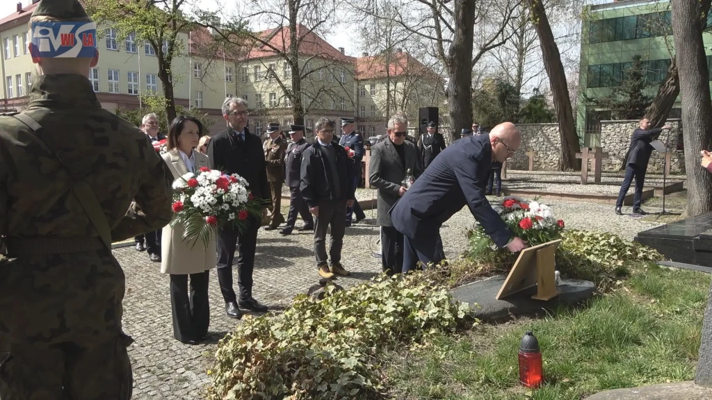 DZIEŃ PAMIĘCI OFIAR ZBRODNI KATYŃSKIEJ 1940 6 Dzień Pamięci Ofiar Zbrodni Katyńskiej 1940 (8)